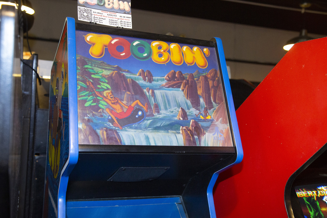 Toobin' arcade cabinet - Marquee