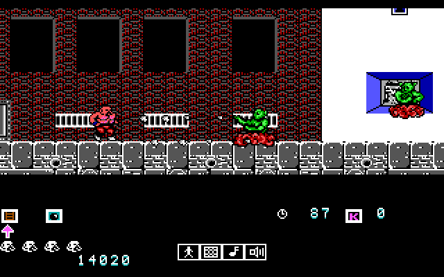 Karnov IBM PC/Compatibles Screenshot: Watch out for these flying guys!