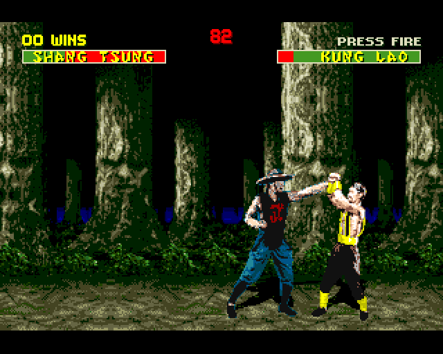 Mortal Kombat II Amiga Screenshot: Blocking an attack...