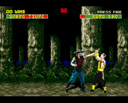 Mortal Kombat II for Amiga - Blocking an attack...