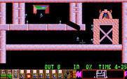Lemmings for IBM PC/Compatibles - Digging and climbing to reach the exit.