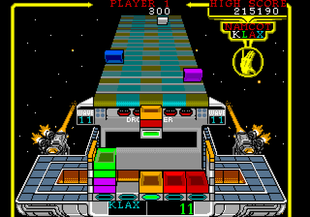 Klax Sega Genesis / Mega Drive Screenshot: The paddle can hold multiple tiles.