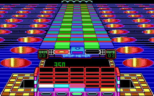 Klax IBM PC/Compatibles Screenshot: Bonus points are earned at the end each wave for empty spaces.