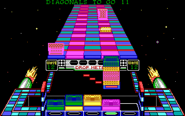 Klax IBM PC/Compatibles Screenshot: Attempting to make diagonal klaxs...and my paddle is full!