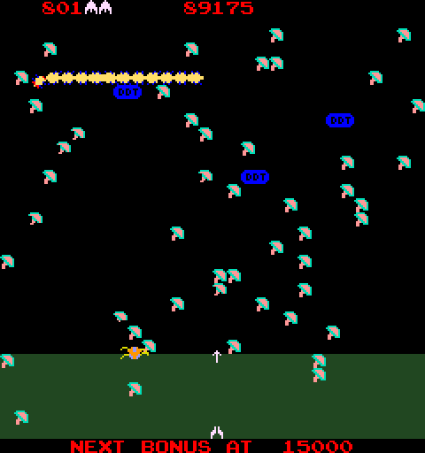 Millipede Arcade Screenshot: Game start; here comes the millipede!