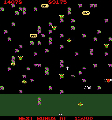 Millipede Arcade Screenshot: On to the next level...numerous bugs create many more mushrooms!