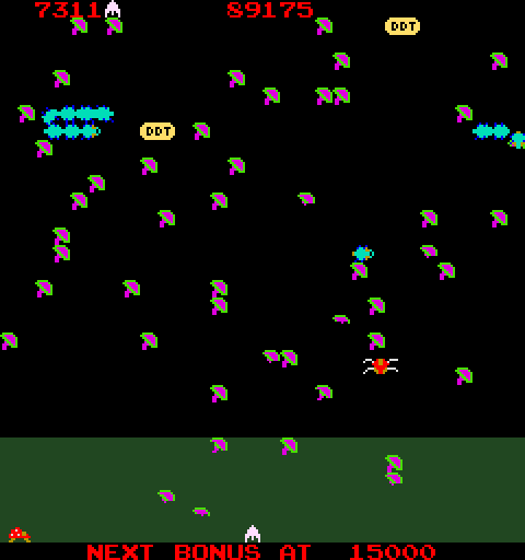 Millipede Arcade Screenshot: The spider is as tricky as always, be sure to dodge or shoot it...