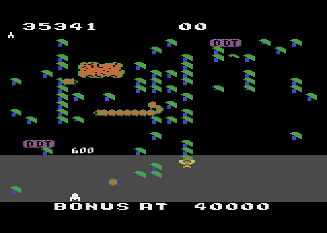 Millipede Atari 8-bit Screenshot: Shoot the DDT to try to destroy the millipede.