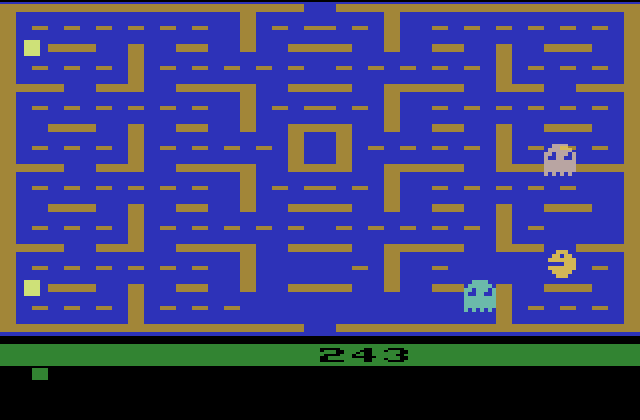 Pac-Man Atari 2600 Screenshot: I'm trapped in the corner...maybe!