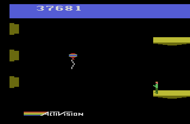 Pitfall II: Lost Caverns Atari 2600 Screenshot: Here comes a balloon! This will be helpful...