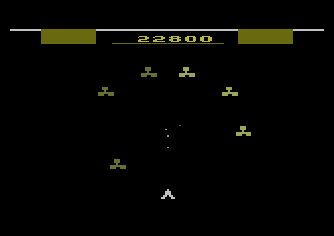 Gyruss Atari 2600 Screenshot: Chance stage; try to shoot all opponents for bonus points.