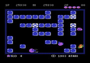 Pengo for Atari 5200 - Kick the playfield walls to stun the sno-bees.