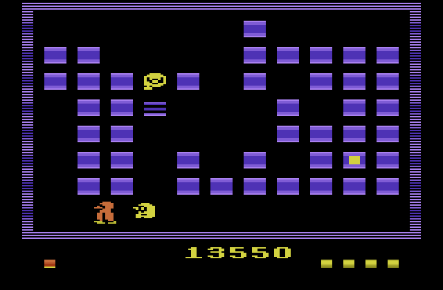 Pengo Atari 2600 Screenshot: Running from a sno-bee...