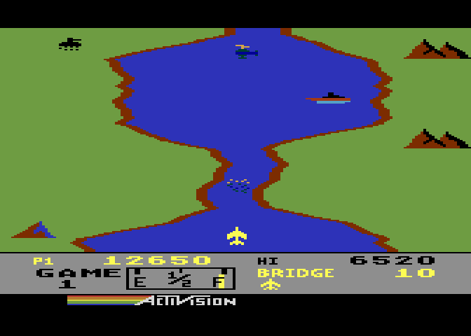 River Raid Atari 5200 Screenshot: The path can become narrow...
