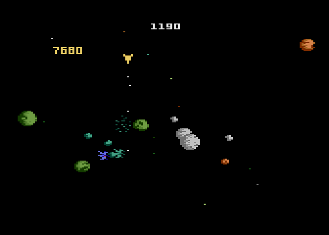 Asteroids Atari 7800 Screenshot: Destroying asteroids and the saucer at the same time...