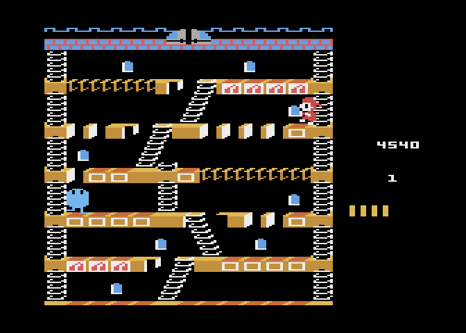 Mr. Do!'s Castle Atari 8-bit Screenshot: After you hit all three keys and reach the top of the castle you can chase the unicorns.