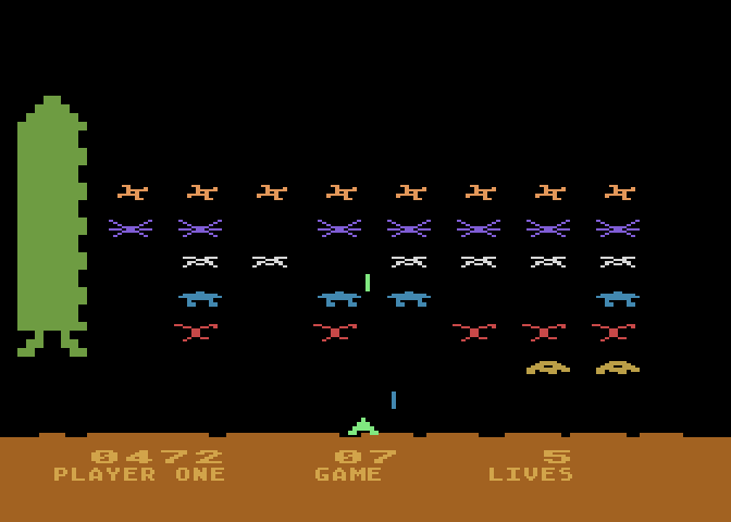 Space Invaders Atari 8-bit Screenshot: Shoot the invaders before they land!