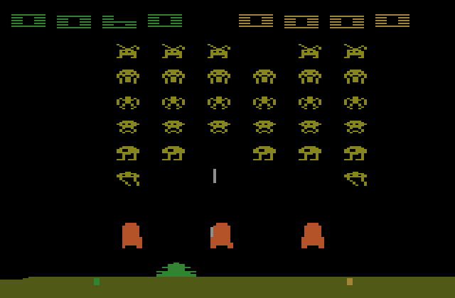 Space Invaders Atari 2600 Screenshot: You can increase the game difficulty by having a larger laser cannon...