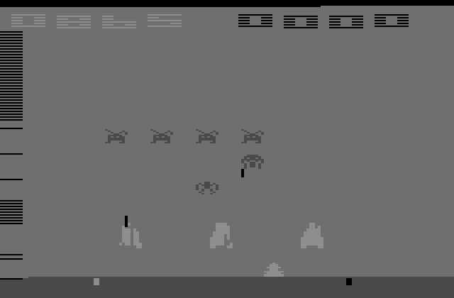 Space Invaders Atari 2600 Screenshot: Only a few invaders left...