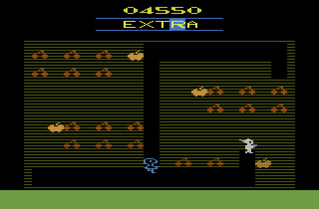Mr. Do! Atari 2600 Screenshot: Enemies approach rapidly, be careul!