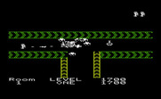 Shamus for Commodore VIC-20 - This narrow passageway is well guarded.