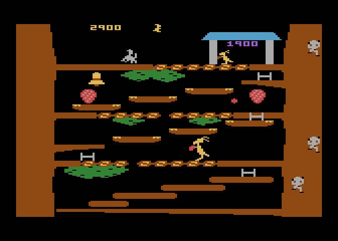 Kangaroo Atari 5200 Screenshot: You need to time your jumps carefully, or you'll fall through a gap.