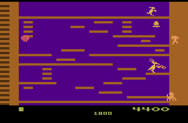 Kangaroo Atari 2600 Screenshot: Earned 200 points for knocking out one of the monkeys!