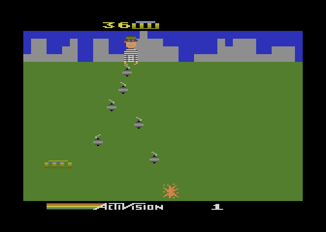 Kaboom! Atari 5200 Screenshot: If you miss a bomb, Kaboom!
