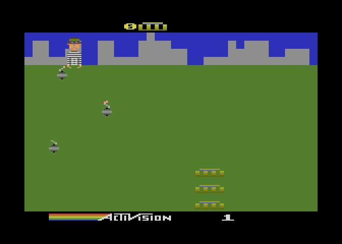 Kaboom! Atari 5200 Screenshot: Game start; here come some bombs!