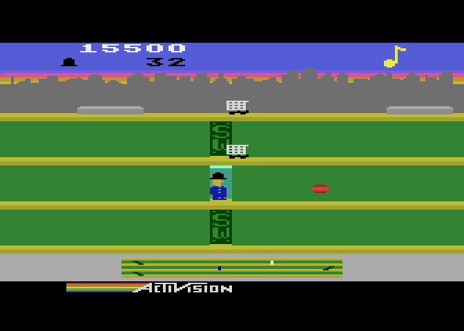 Keystone Kapers Atari 5200 Screenshot: Sometimes taking the elevator is helpful...often it's not.