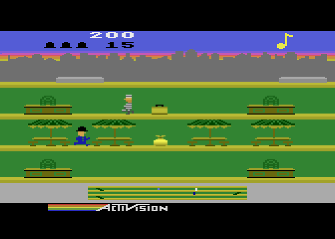 Keystone Kapers Atari 5200 Screenshot: Collect treasures for bonus points.
