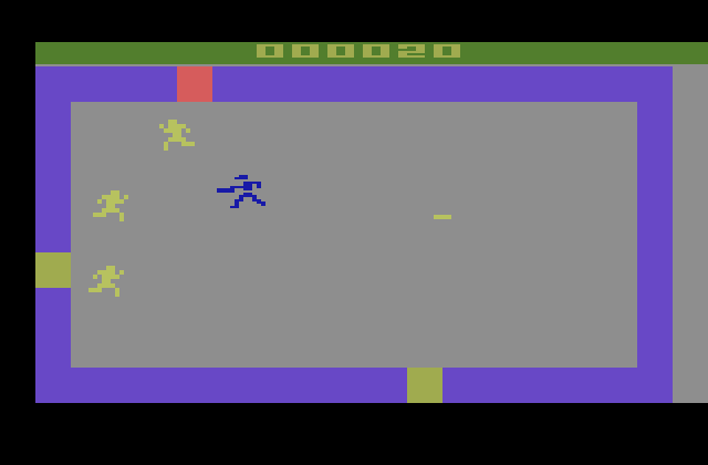 TRON: Deadly Discs Atari 2600 Screenshot: Attacking...