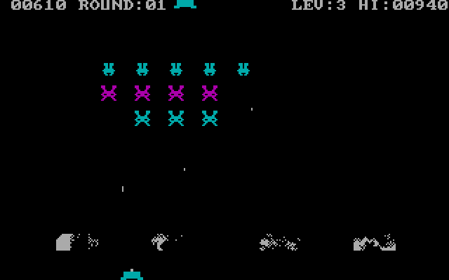 Space Strike IBM PC/Compatibles Screenshot: Only a few invaders left.