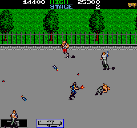 Jail Break Arcade Screenshot: Fighting the escaping prisoners...