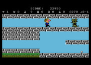 Scrapyard Dog for Atari 7800 - This path is narrow, you'll need cans to eliminate opponents that are in the way...