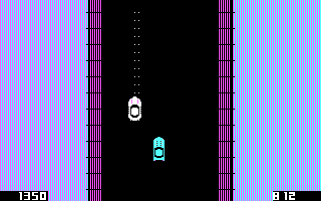 Spy Hunter IBM PC/Compatibles Screenshot: Driving a narrow bridge...