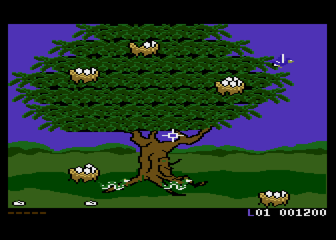 Crack'ed Atari 7800 Screenshot: Defend eggs from the hungry critters!