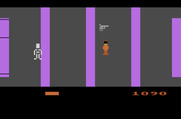 Dark Chambers for Atari 2600 - Found a gun!