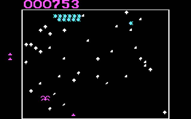 Centipede IBM PC/Compatibles Screenshot: The game changes colors each time a level is completed.