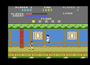 Kung-Fu Master for Atari 7800 - You need to jump or duck the knives thrown your way...
