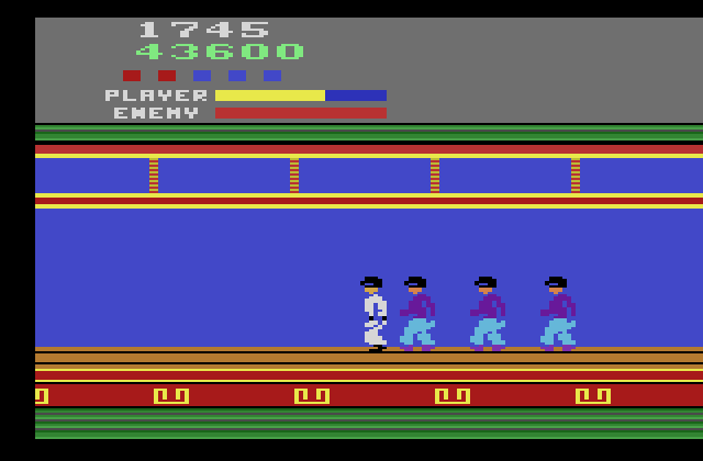 Kung-Fu Master Atari 2600 Screenshot: I'm being chased!
