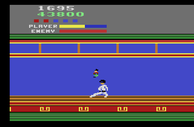 Kung-Fu Master Atari 2600 Screenshot: An opponent jumps over me...