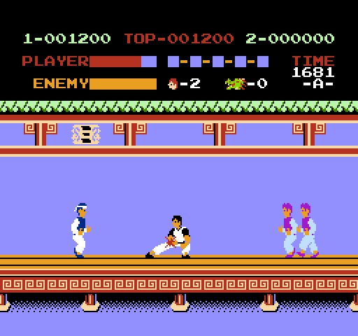 Kung-Fu Master NES / Famicom Screenshot: Be careful, this guy throws knives at you!