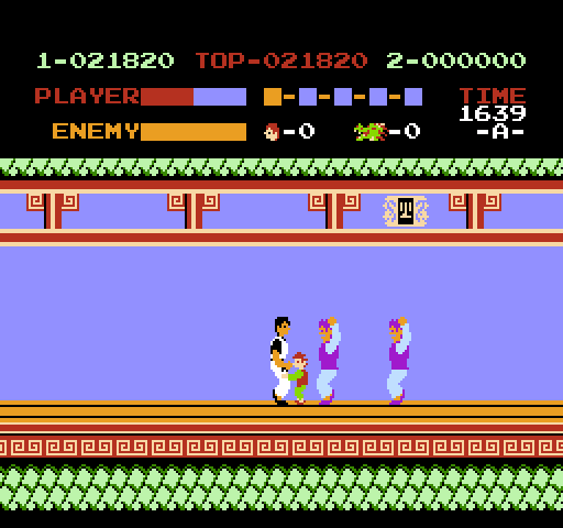 Kung-Fu Master NES / Famicom Screenshot: I'm caught and need to escape fast!