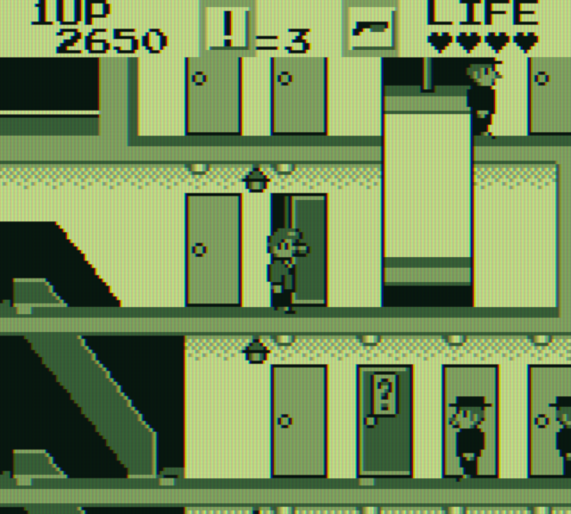Elevator Action Game Boy Screenshot: Entering a door...