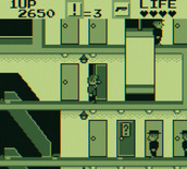 Elevator Action for Game Boy - Entering a door...