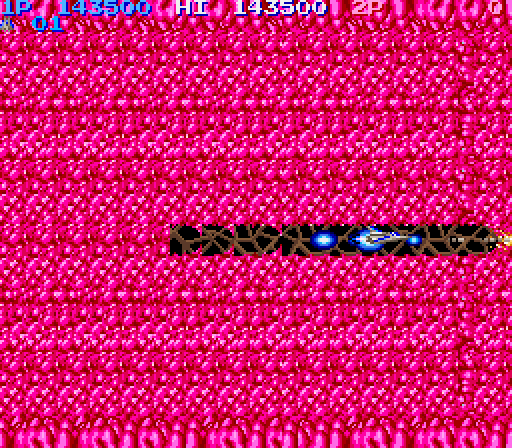 Life Force Arcade Screenshot: Blasting through muscle tissue; which regenerates, so be careful!