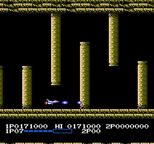 Life Force NES / Famicom Screenshot: These moving pillars can be tricky to navigate around.