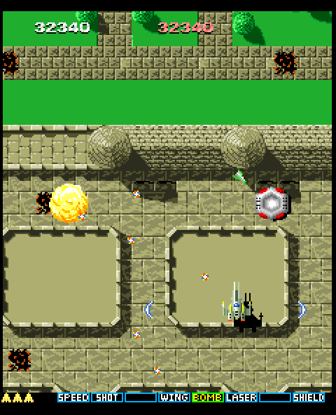 A.L.C.O.N. Arcade Screenshot: I now have a side firing weapon...