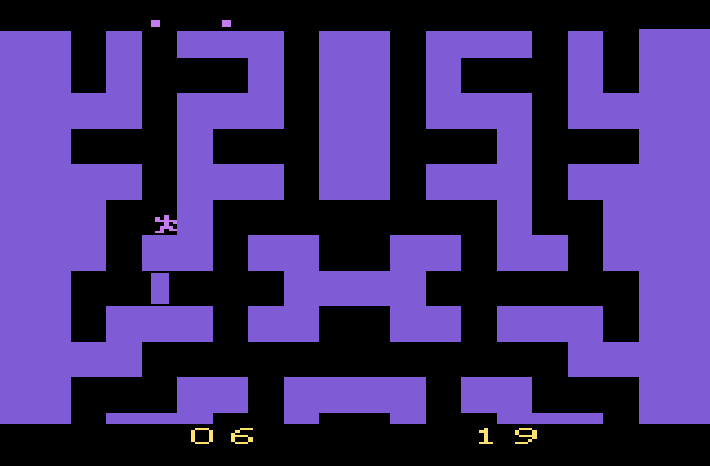 Entombed Atari 2600 Screenshot: That box provides additional wall breaks if you pick it up...